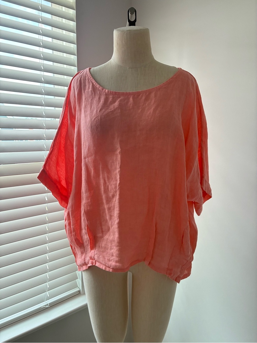 Tina Stephens Women's Gina Bottom Darted Coral Linen Top
